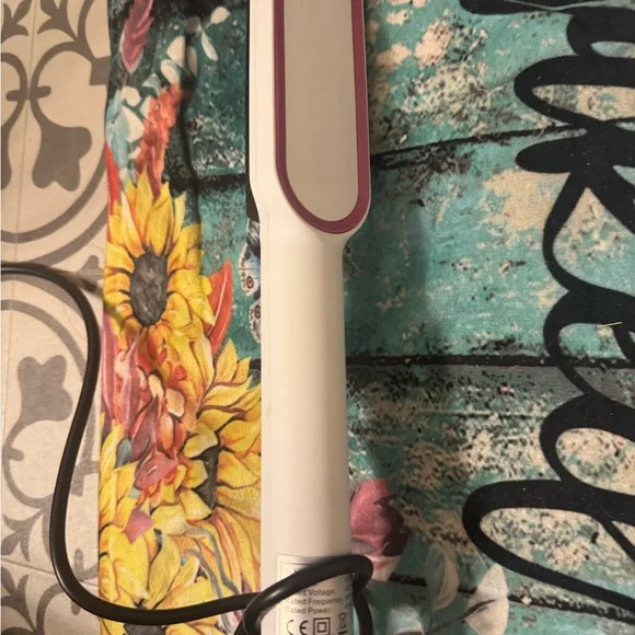 White Hair Straightening Brush - Picture 2 of 5